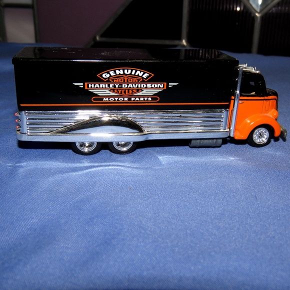 Harley Davidson 1933 Ford C.O.E. Hotwheel